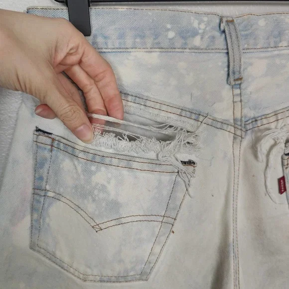 Vtg 70s Levi's Shorts Womens 28 501 Cut-Off Button Fly Bleach Wash Distressed - Picture 5 of 10
